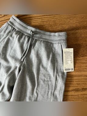 Lululemon Scuba Mid Rise Pant Sweatpants Medium NEW Grey